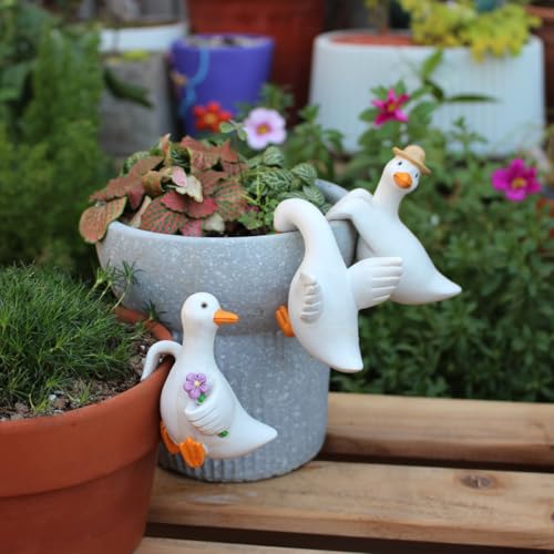Set of 3 Cute Climbing Duck Garden Statues Flower Pot Hugger, Funny Resin Hanging Goose Figurines Outdoor Planter Pot Decorations for Home Patio Lawn Yard Ornaments