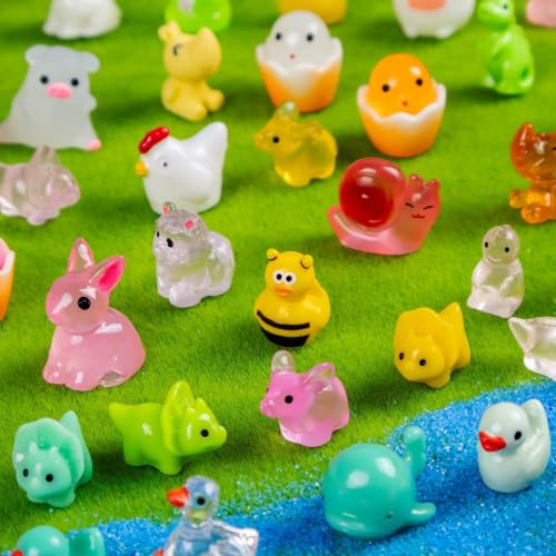 160pcs Mini Resin Animals Different 160 Styles Variety Tiny Small Animals Figure to Hide Luminous Glow in The Dark for Garden Dollhouse DIY Craft Decor Small Plastic Miniature Crafts Decor Aquarium
