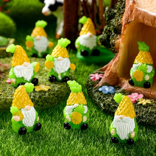 Wesiti 40 Pcs Christmas Pineapple Gnomes Mini Resin Figurine Miniature Resin Statues Tiny Gnomes Figurine for Table Decor Indoor Outdoor Home Garden Plant Pot - style: Pineapple
